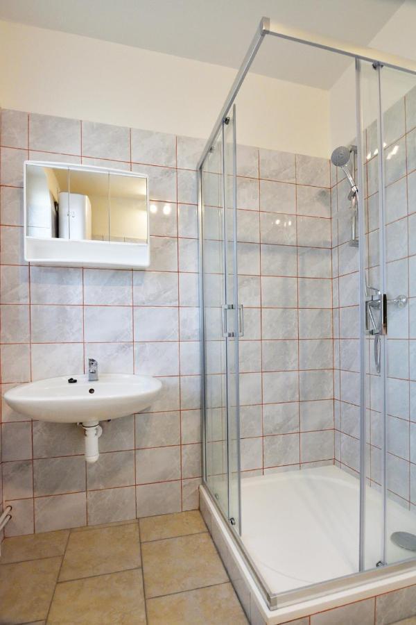 Nika Beds Hotel Pardubice Luaran gambar