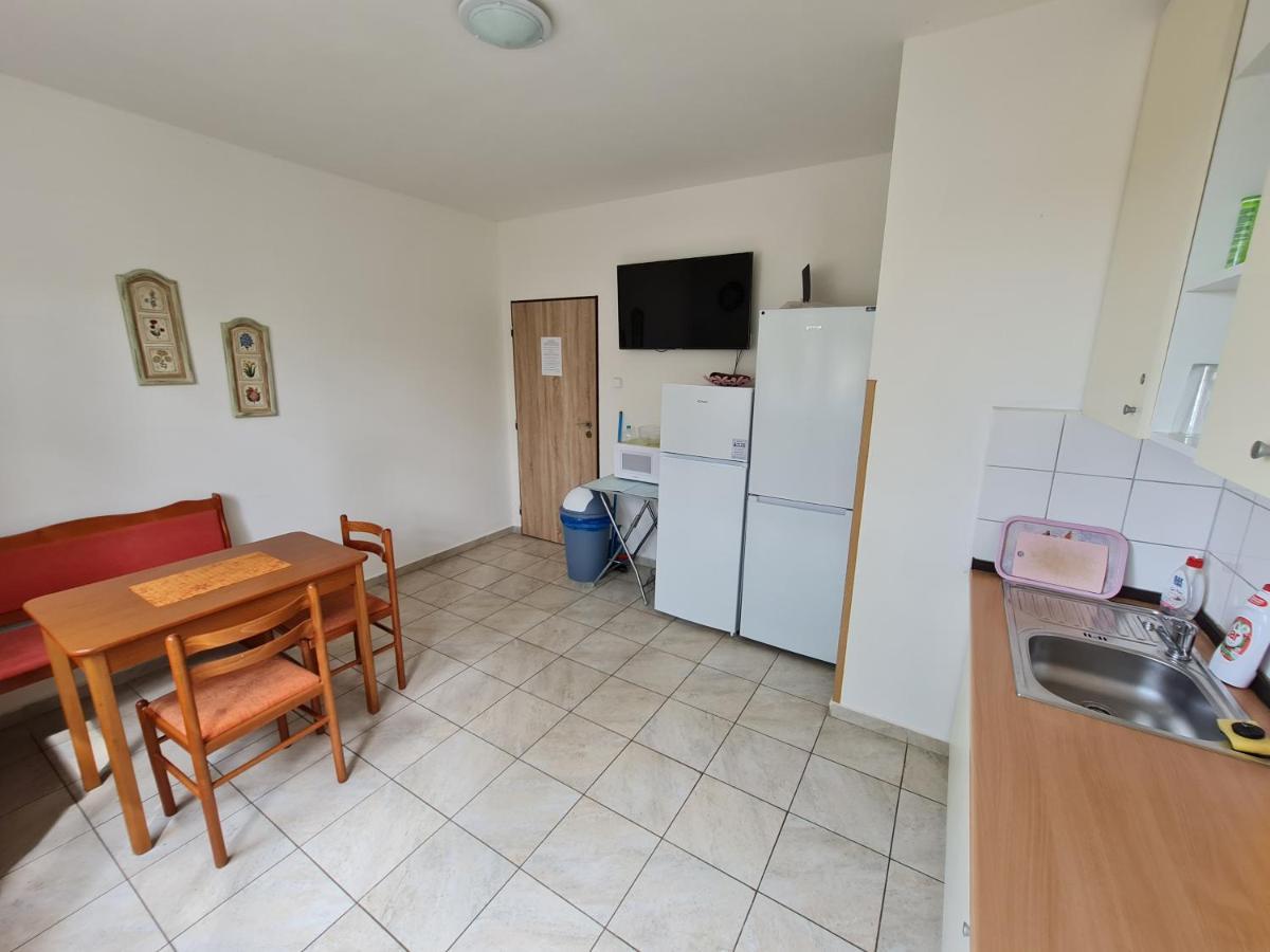 Nika Beds Hotel Pardubice Luaran gambar