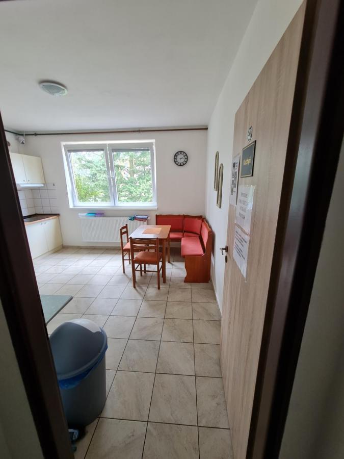 Nika Beds Hotel Pardubice Luaran gambar