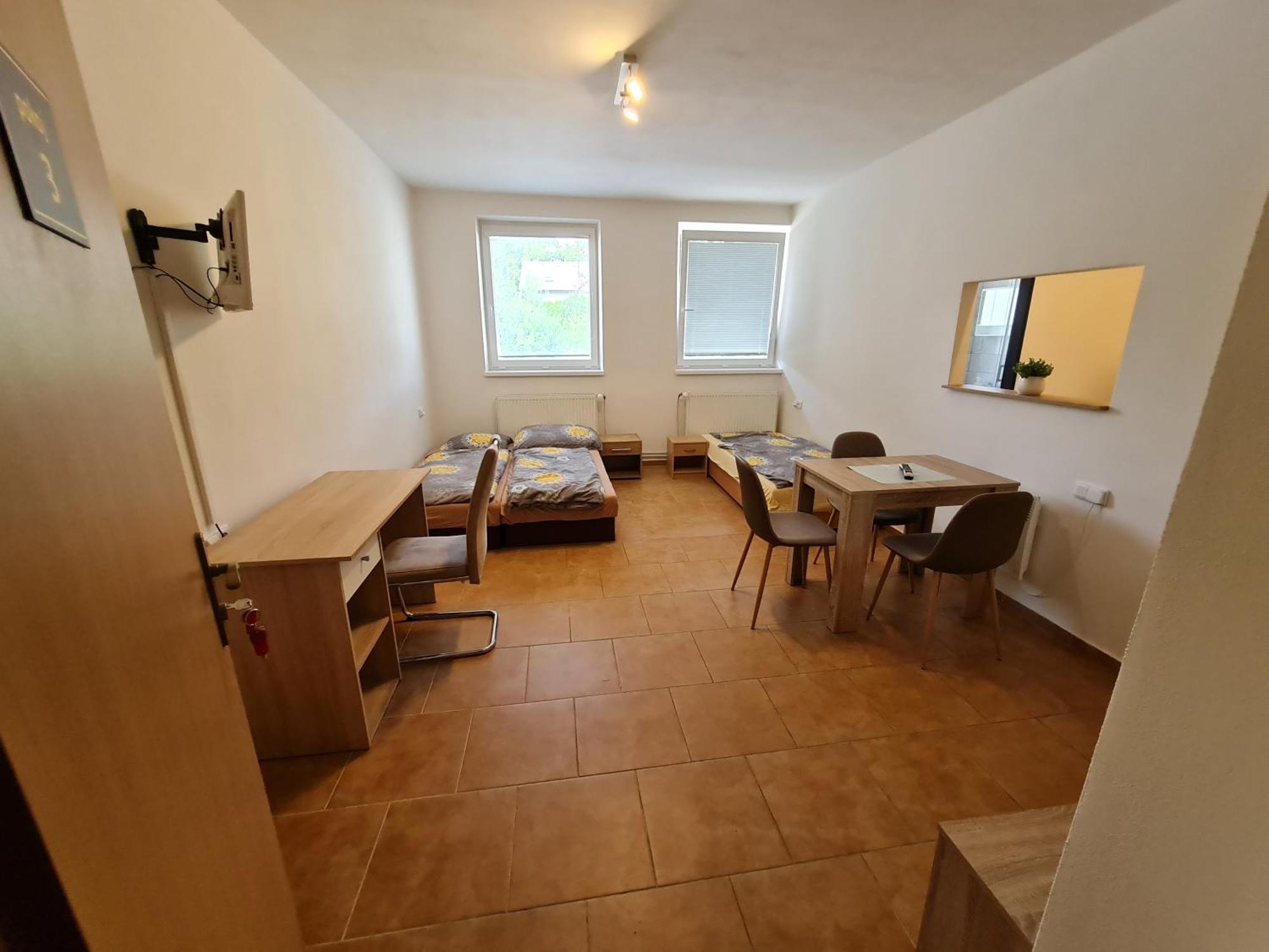 Nika Beds Hotel Pardubice Luaran gambar